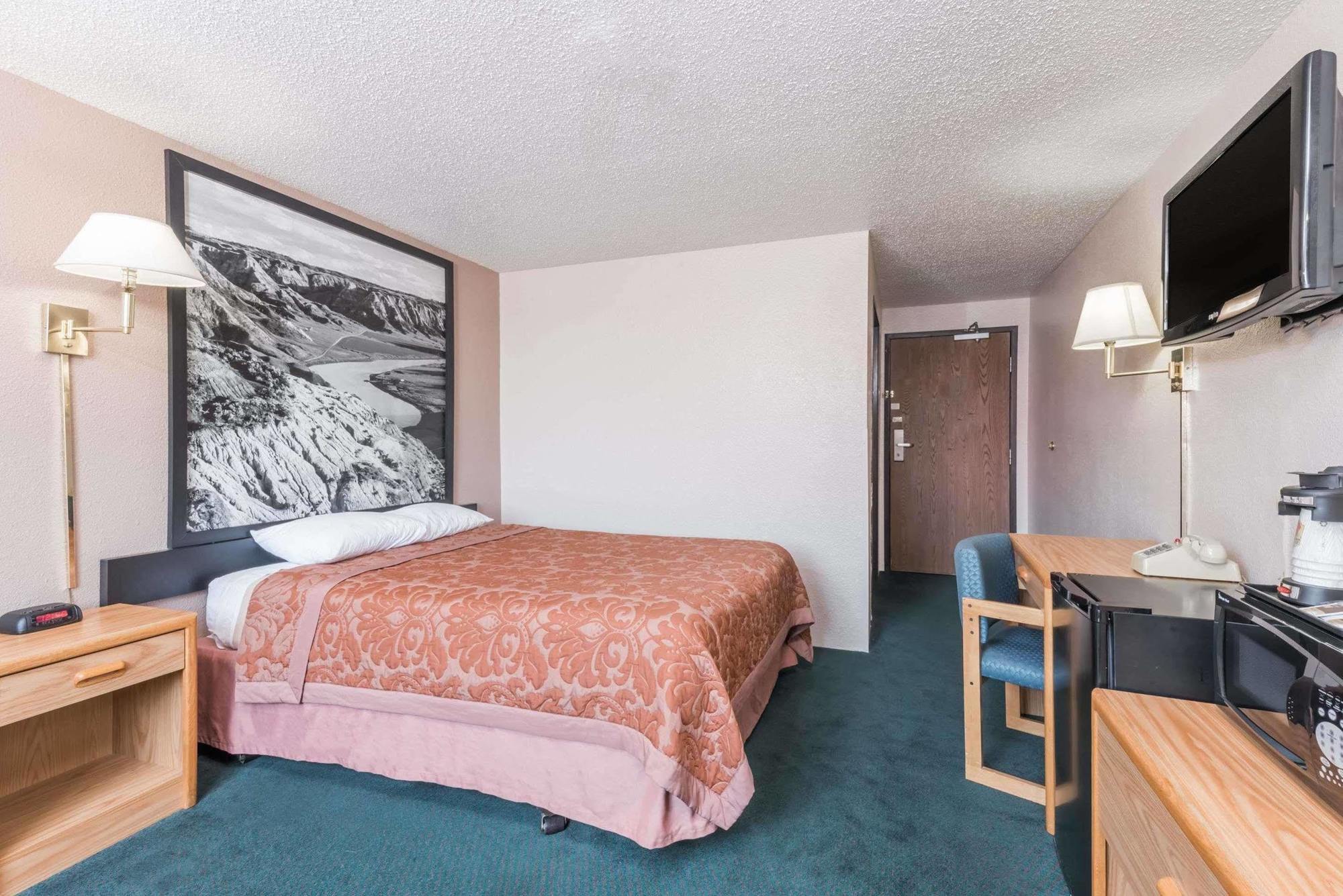 Super 8 By Wyndham Glendive Hotell Exteriör bild